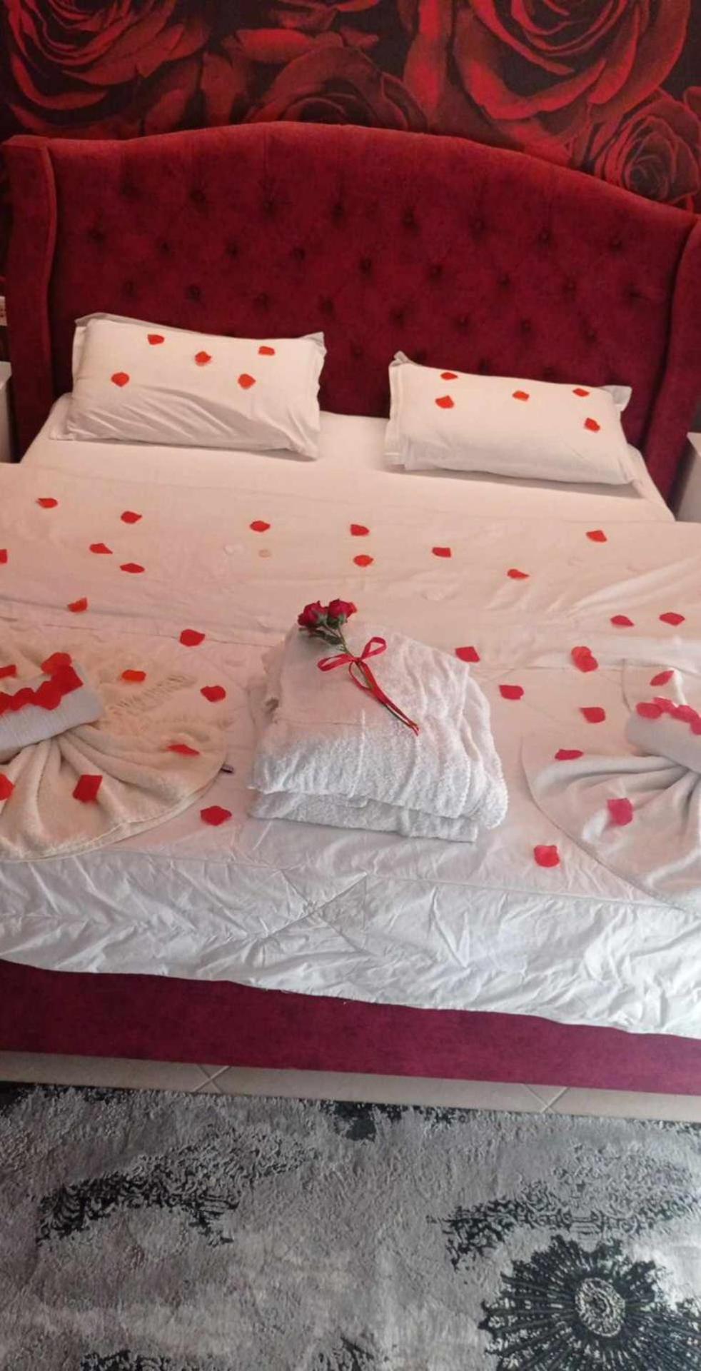 Ajilin Hotel Rooms Korce Eksteriør bilde