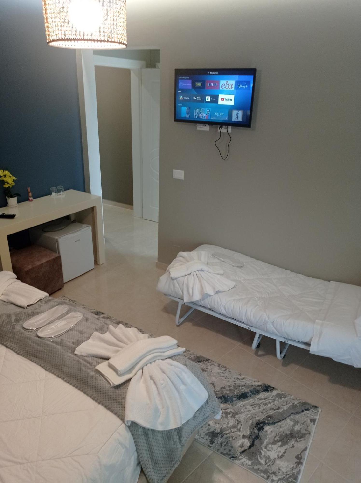 Ajilin Hotel Rooms Korce Rom bilde