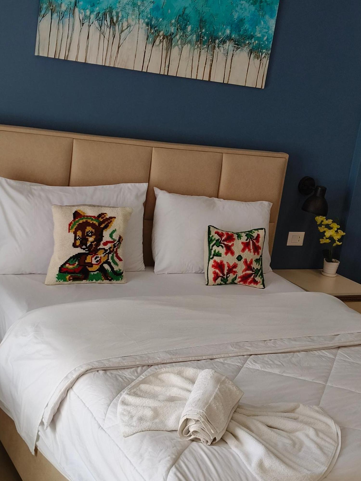 Ajilin Hotel Rooms Korce Rom bilde