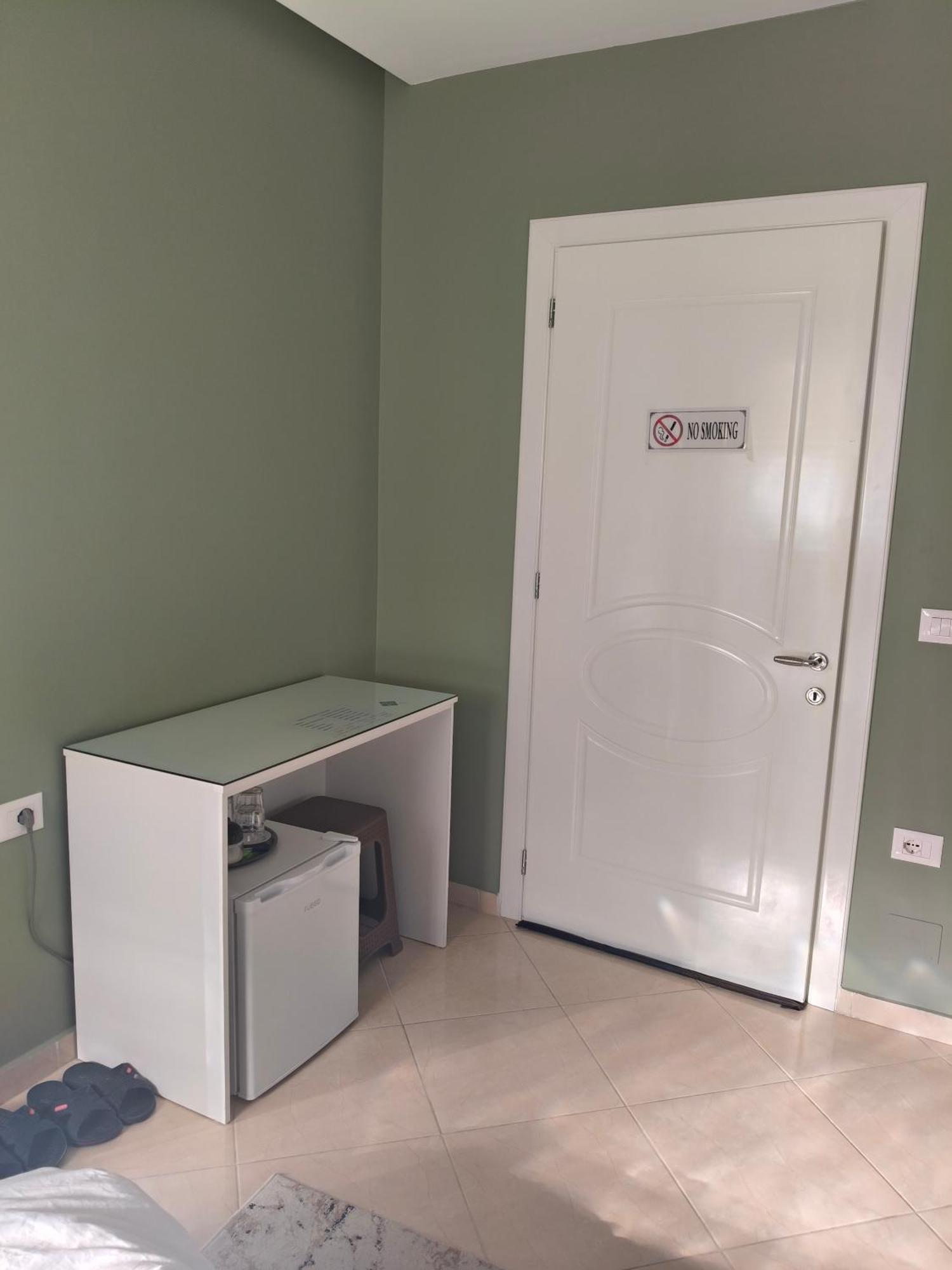 Ajilin Hotel Rooms Korce Rom bilde