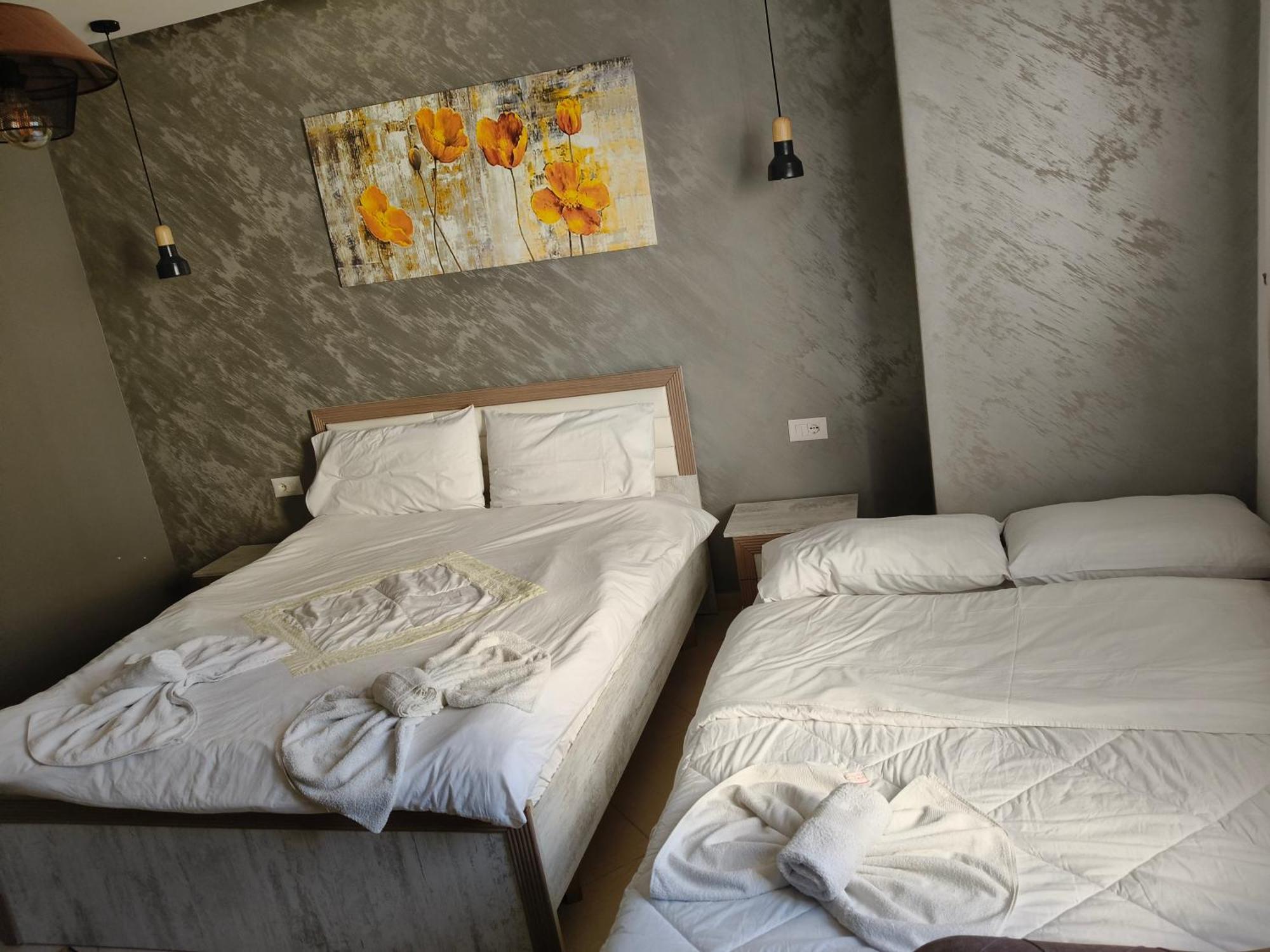 Ajilin Hotel Rooms Korce Rom bilde