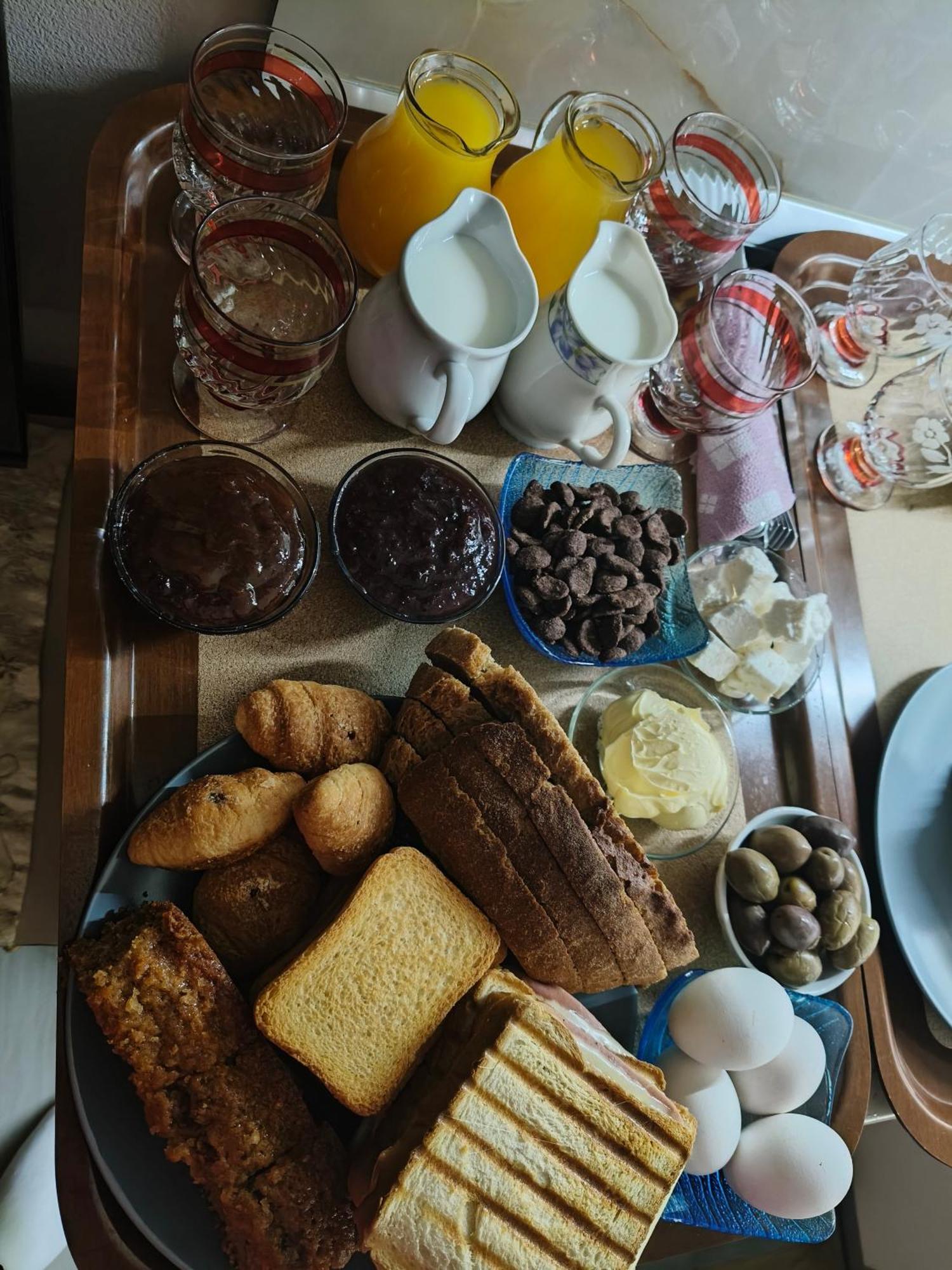 Ajilin Hotel Rooms Korce Rom bilde
