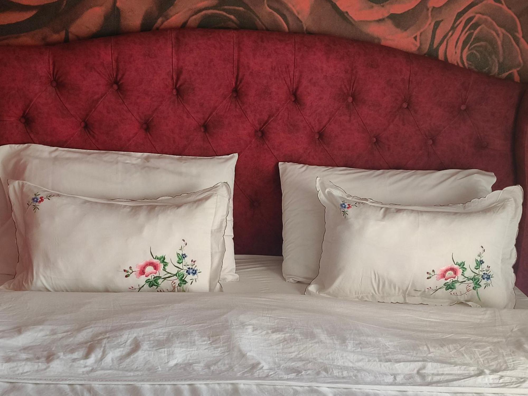 Ajilin Hotel Rooms Korce Rom bilde